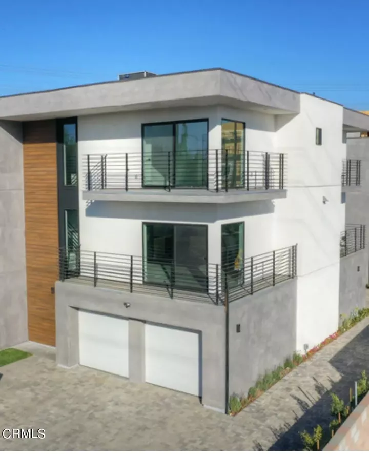 Property Photo:  5628 Auckland Avenue  CA 91601 
