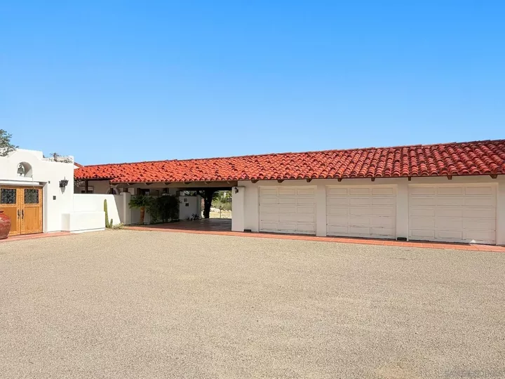 Property Photo:  275 Verbena Dr  CA 92004 