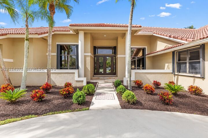 Property Photo:  1206 S Manor Dr S  FL 33326 