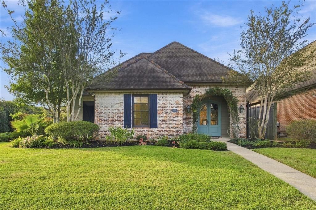 Property Photo:  917 Lasalle Drive  LA 70605 