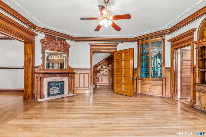 Property Photo:  360 Farmington Avenue  CT 06105 