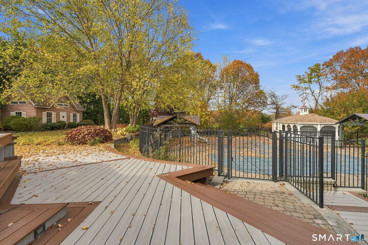 Property Photo: 46 Ridgeview Way CT 06029