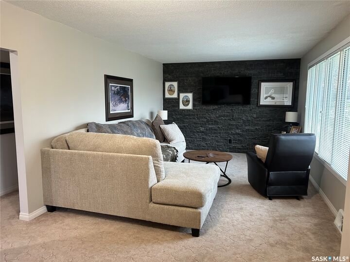 Property Photo:  121 Moir Drive  SK S0C 2B0 