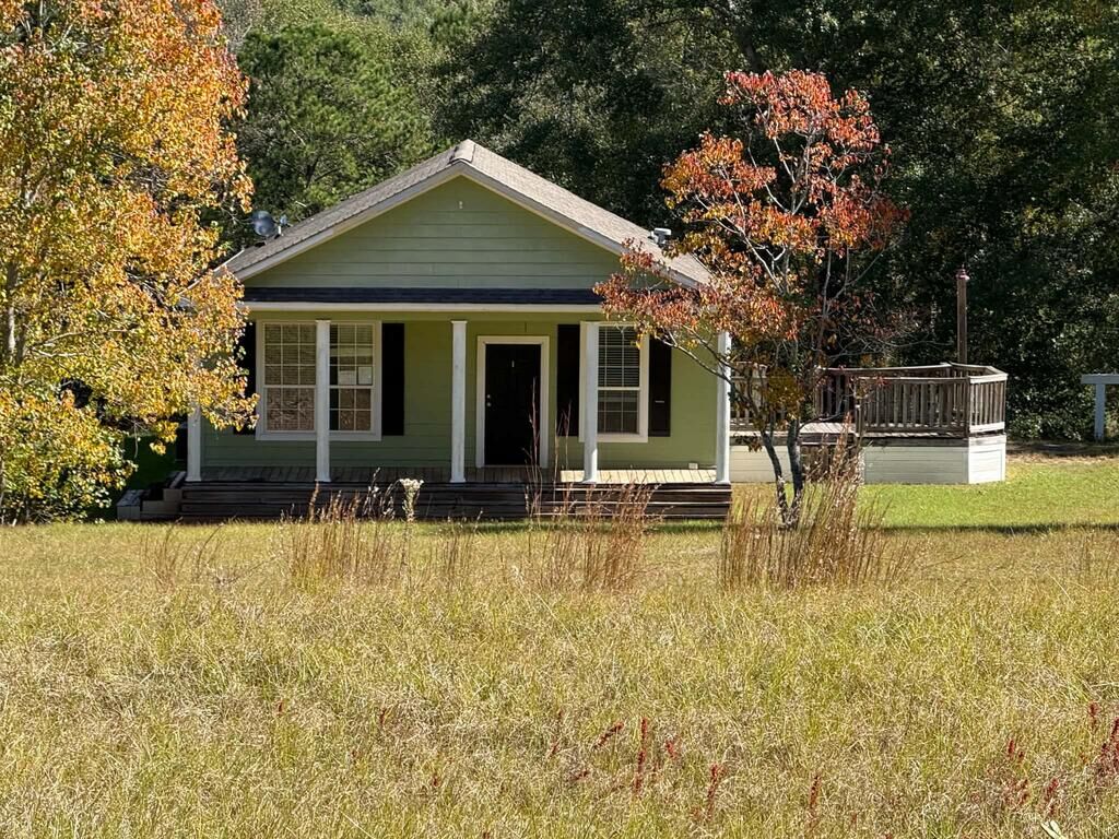Property Photo:  125 Private Road 1364  AL 36311 