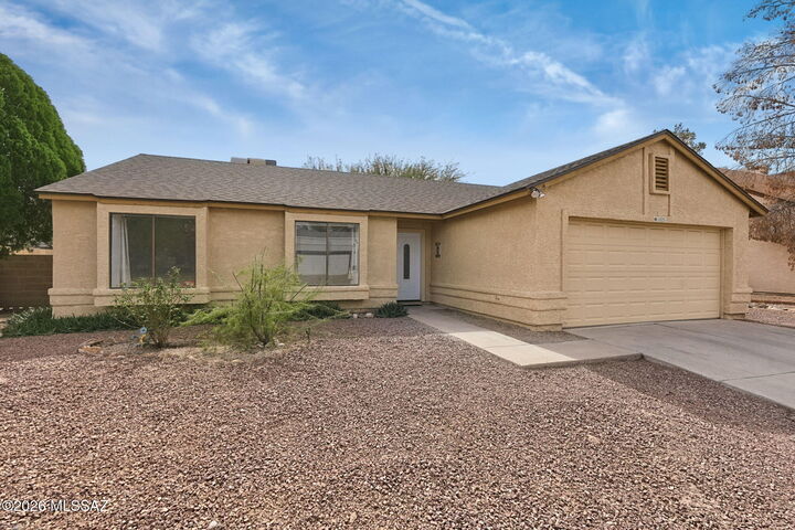 Property Photo:  1651 W Picton Arcade  AZ 85746 