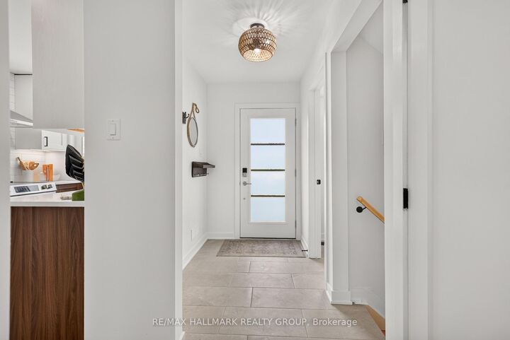 Property Photo:  660 Hochelaga Street 50  ON K1K 2E9 