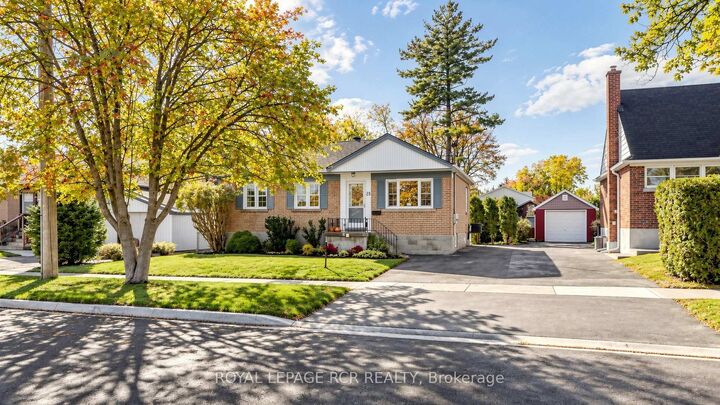 Property Photo:  26 Newton Street  ON L4M 3N3 