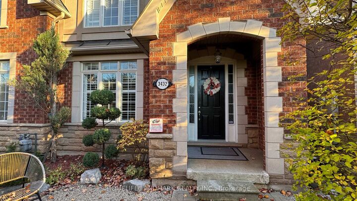 Property Photo: 3432 Eglinton Avenue W ON L5M 7P2
