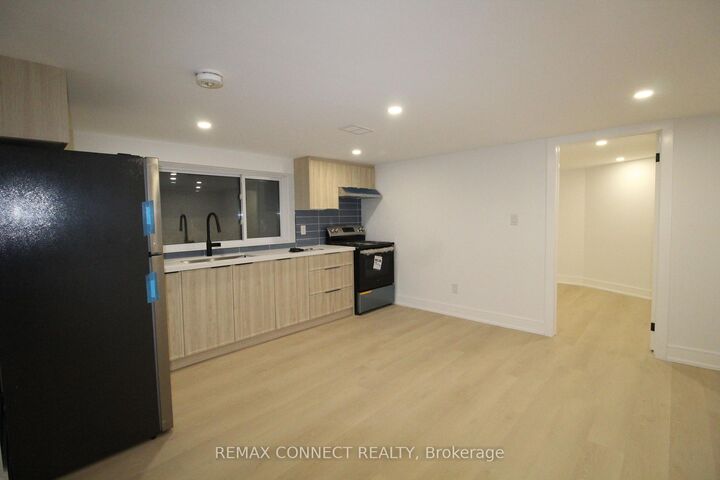 Property Photo: 12 Longbridge Road Lower - 2 Bedroom ON L4J 1L5