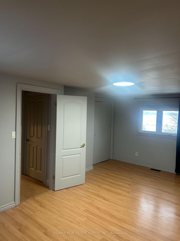 Property Photo: 289 King Street N ON L9R 1N3