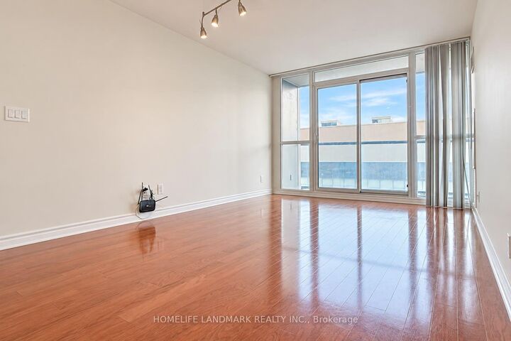 Property Photo: 35 Hollywood Avenue 523 ON M2N 0A9