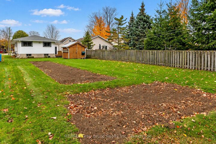 Property Photo: 1928 7th Avenue E ON N4K 2Z9