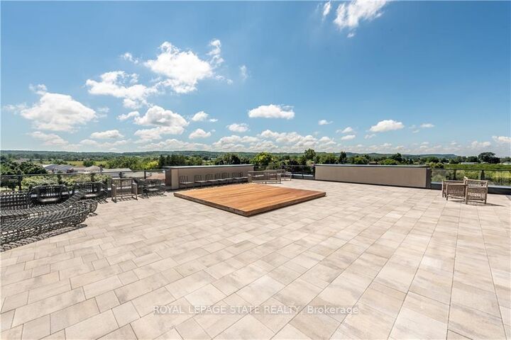 Property Photo: 5055 Greenlane Road 303 ON L3J 2J3