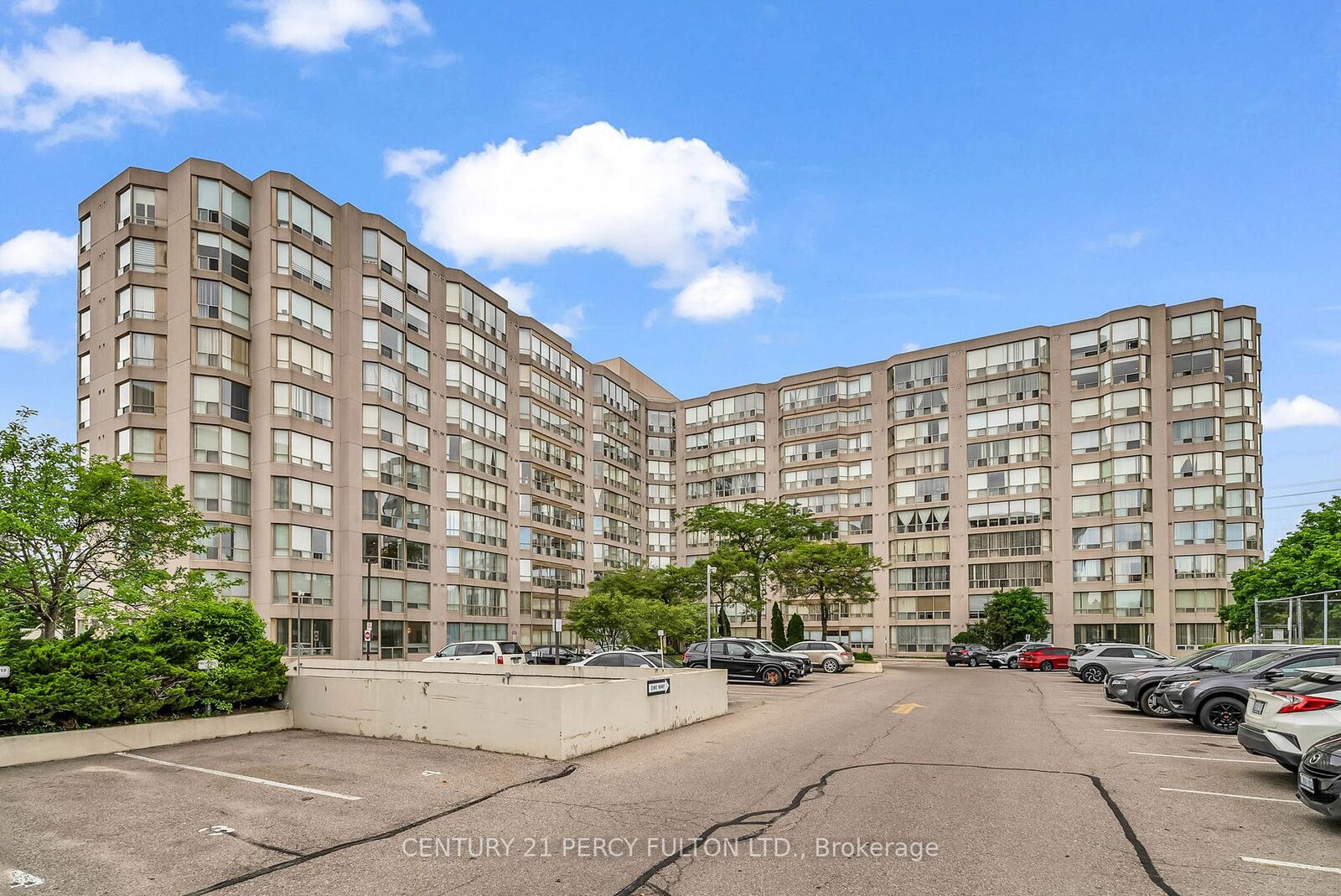 Property Photo:  309 Major Mackenzie Avenue 611  ON L4V 9Y5 