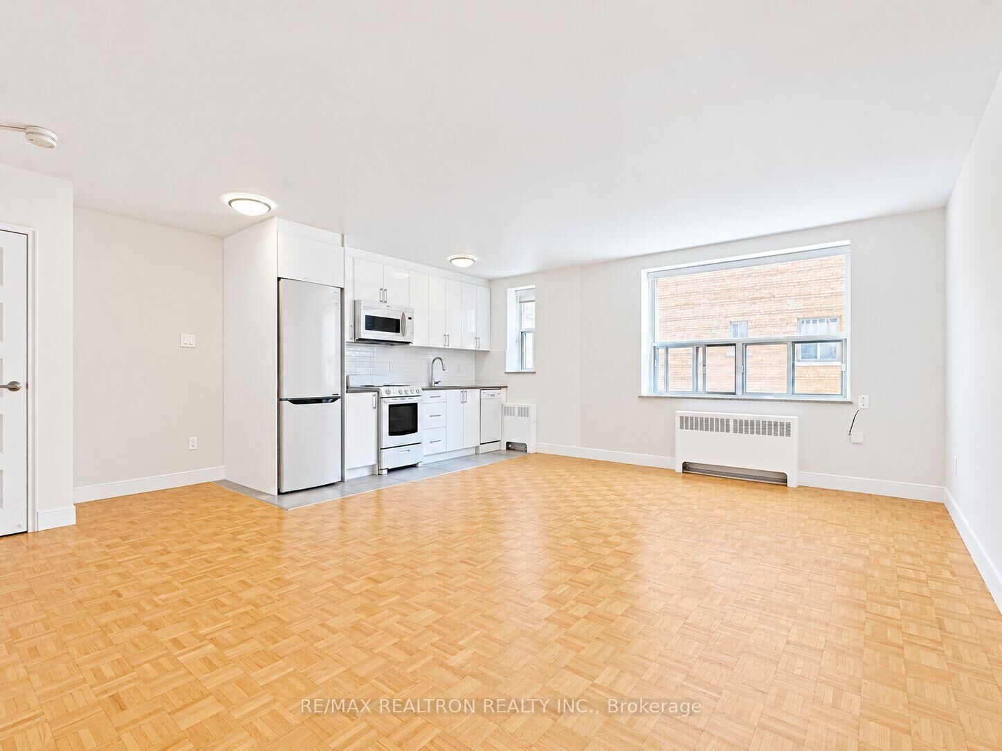 Property Photo:  1291 Bayview Avenue 203  ON M4G 2Z9 