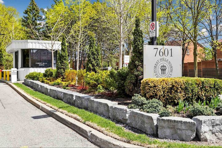 Property Photo:  7601 Bathurst Street 1210  ON L4J 4H5 