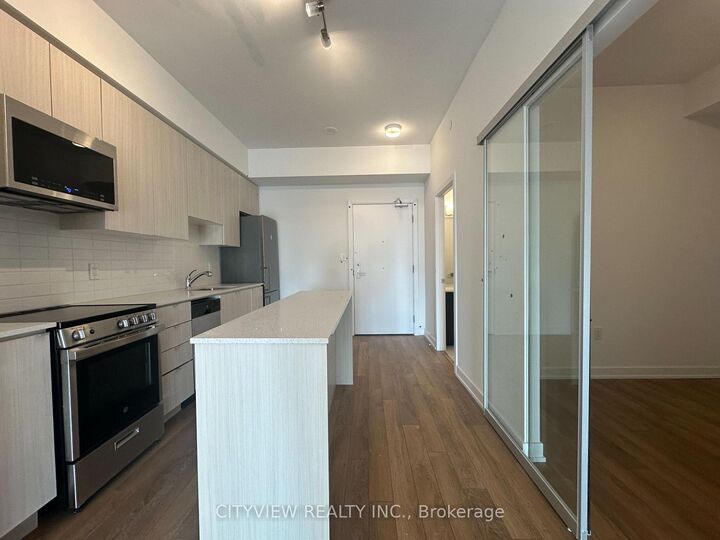 Property Photo: 2433 Dufferin Street 602 ON M6E 0B4