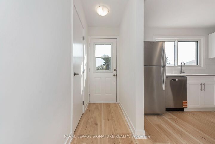 Property Photo:  20 Anna Capri Drive 4  ON L8W 1M6 