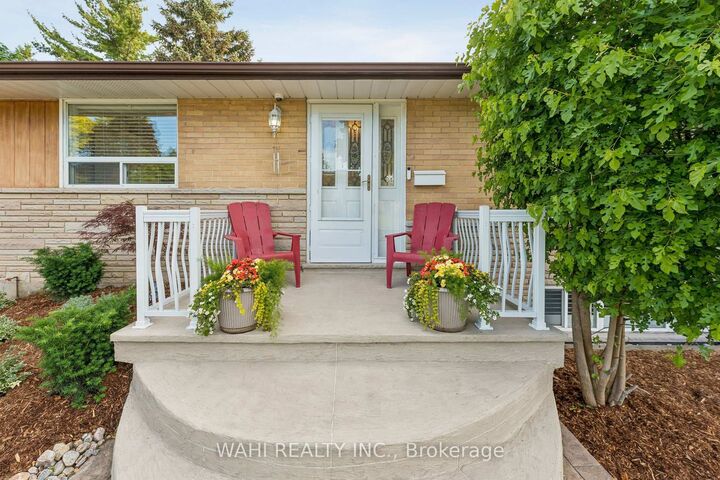 Property Photo:  39 Nanwood Drive  ON L6W 1L7 