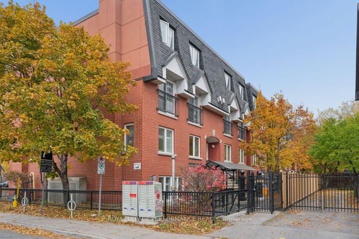 Property Photo:  313 St Patrick Street L  ON K1N 5K6 