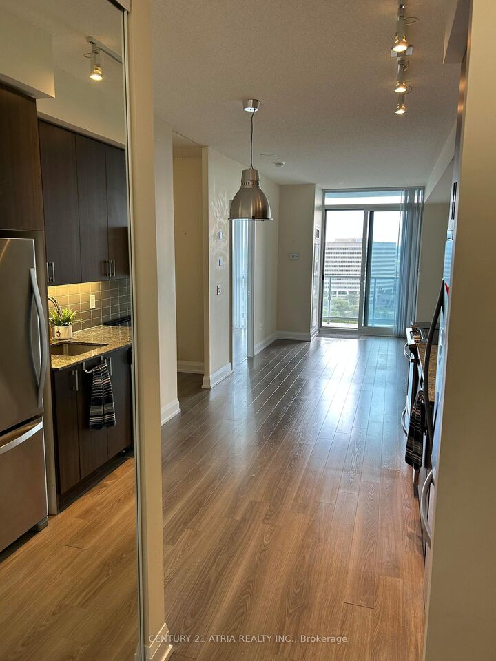 Property Photo:  18 Graydon Hall Drive 1101  ON M3A 2Z9 