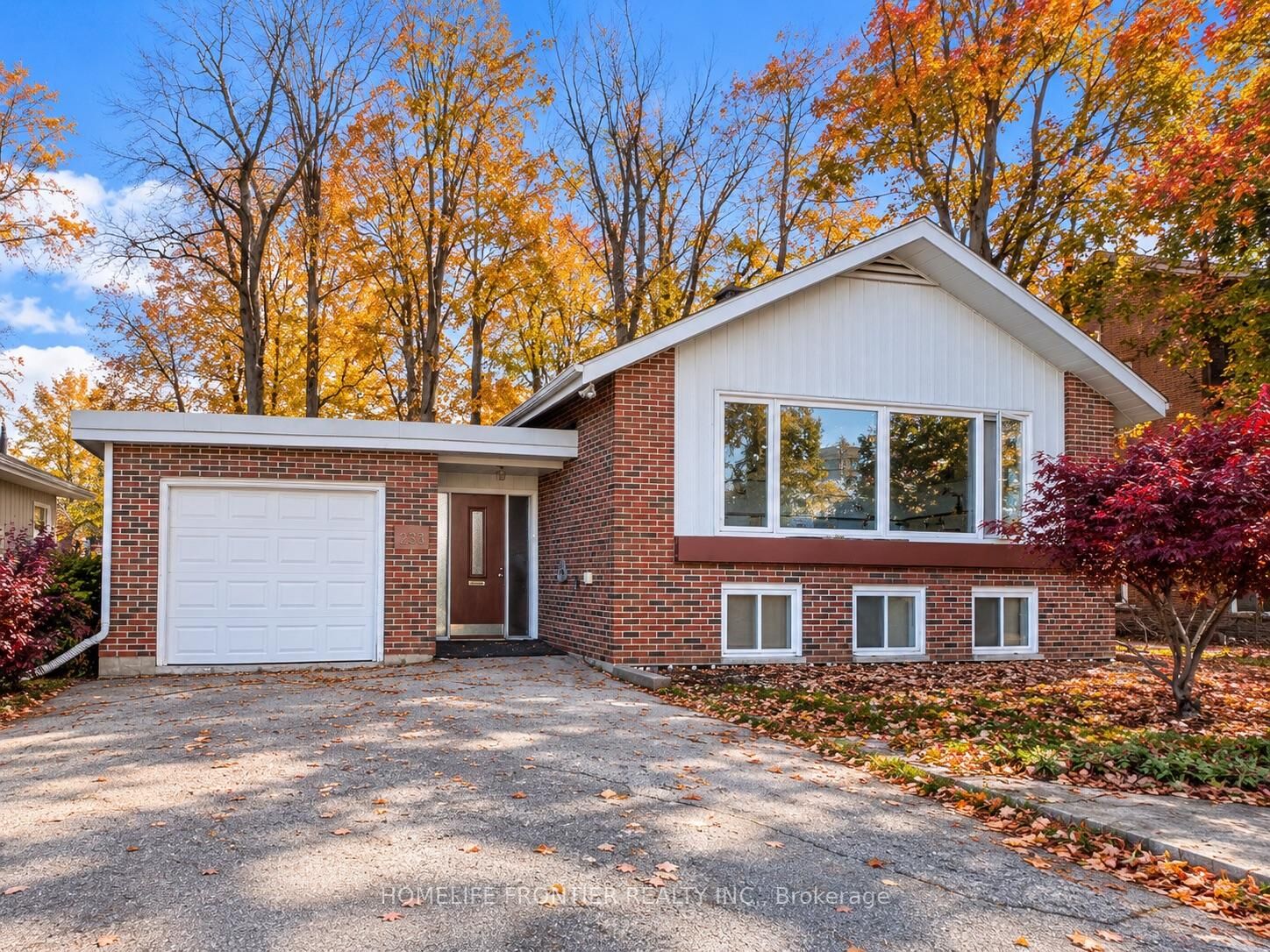 Property Photo: 233 West Street N ON L3V 5C9