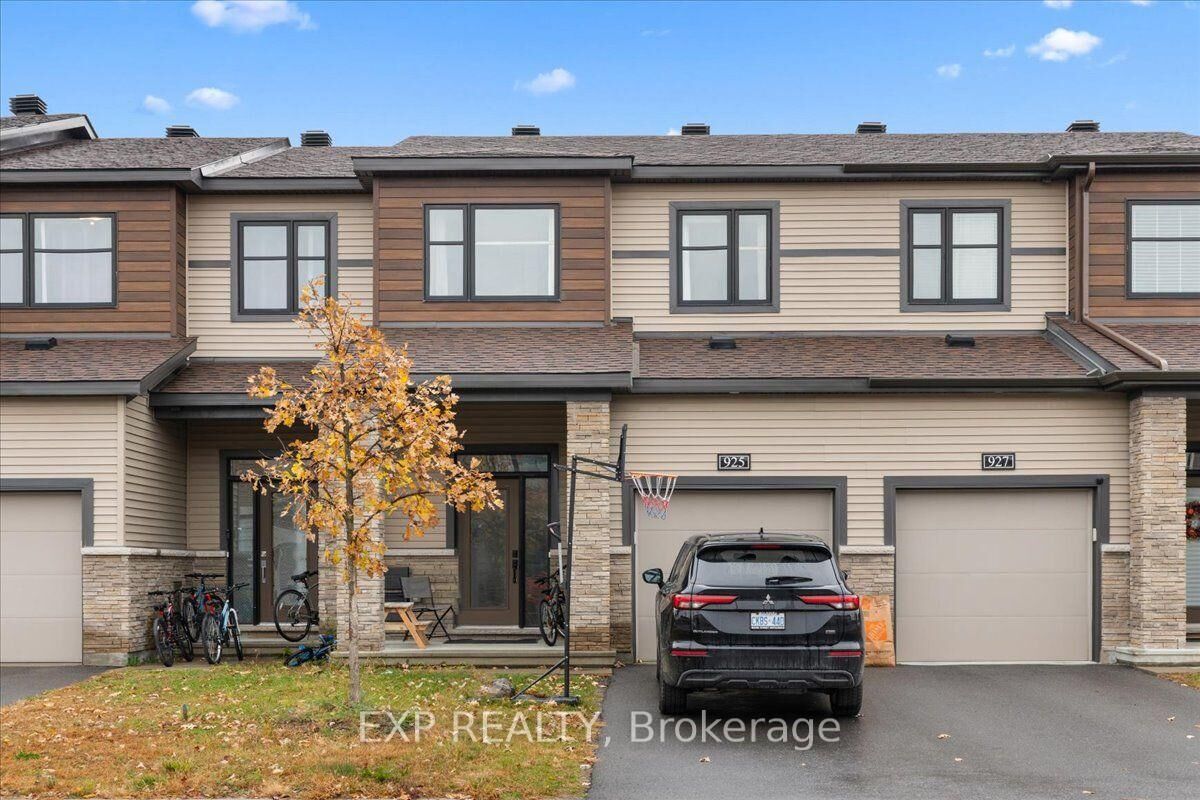 Property Photo: 925 Athenry Court ON K2J 7C9