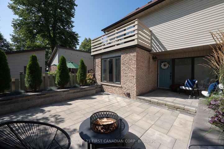 Property Photo: 47 Brixham Road ON N6K 1P5