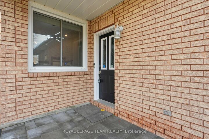 Property Photo:  180 Woodpark Way  ON K2J 4C8 