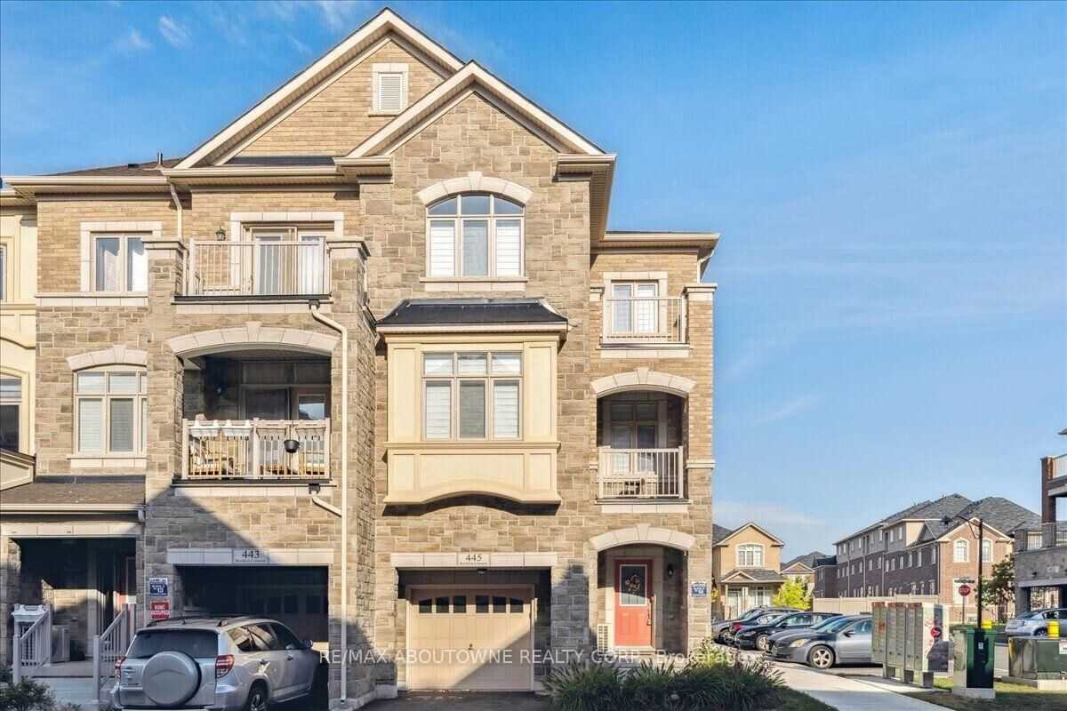 Property Photo:  445 Brooklyn Common N/A  ON L6H 3P4 