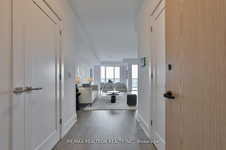 Property Photo:  10 Inn On The Park Drive 901  ON M3C 0P9 