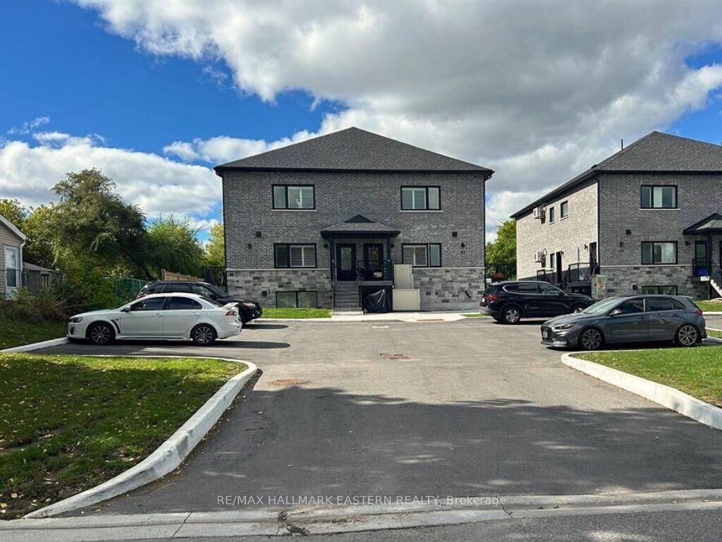 Property Photo:  53 Leahys Lane Unit 6  ON K9H 2G9 