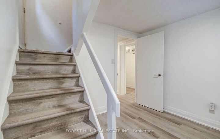Property Photo:  32 Laurelcrest Avenue Lower  ON M3H 2A4 