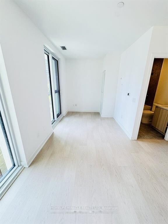 Property Photo:  252 Church Street 511  ON M5B 0E6 