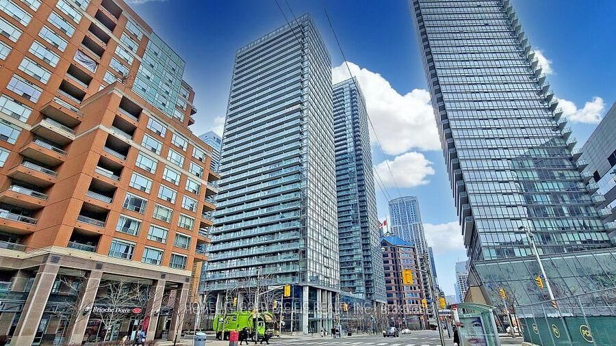Property Photo: 37 Grosvenor Street 505 ON M4Y 3G5