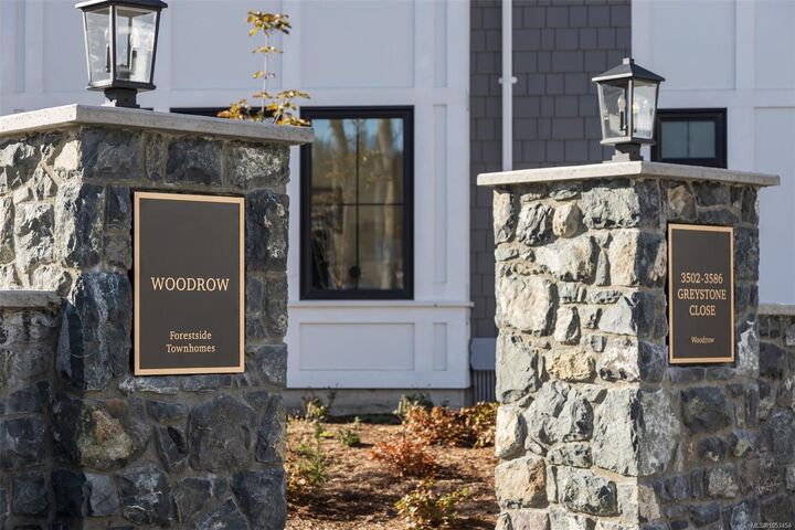 Property Photo:  3522 Greystone Close  BC V9C 3X2 