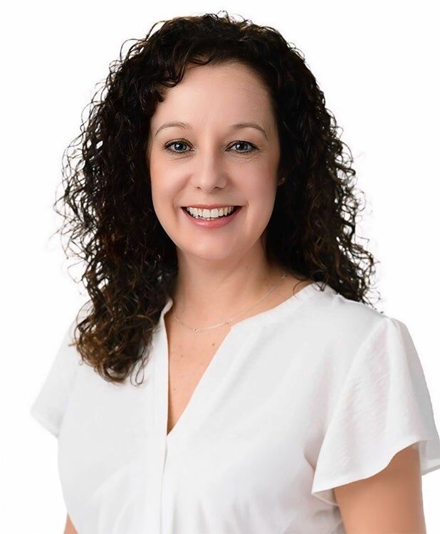 Brooke Bennett, Real Estate Broker in Tillamook, Professional Group