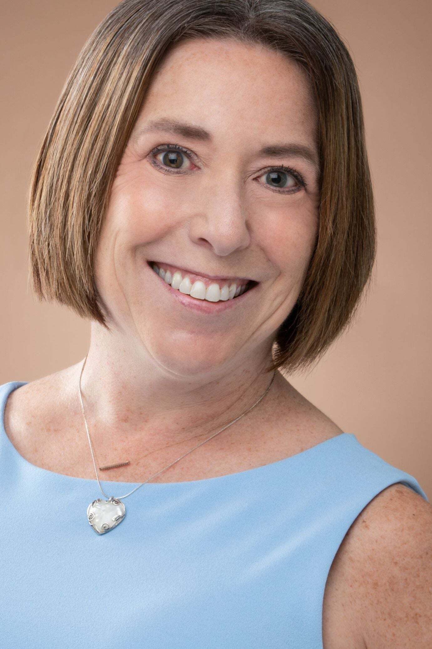 Lori Bernstein, Sales Associate in Lansing, Professionals