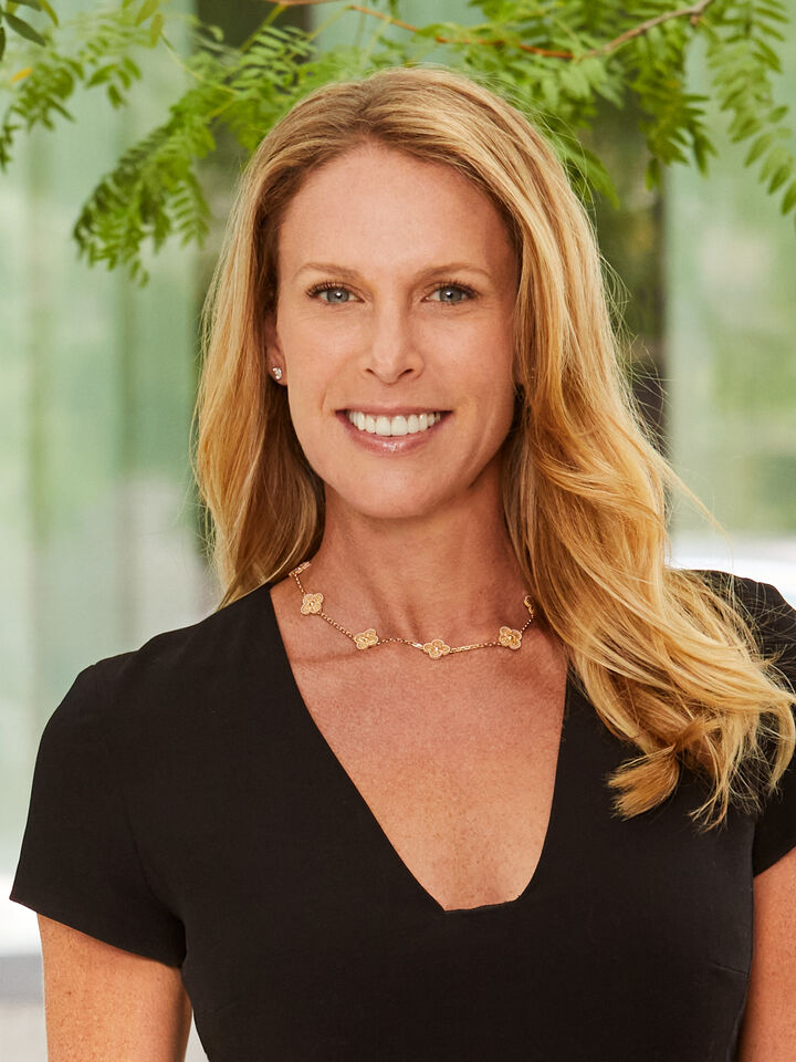 Jennifer Ireland, Real Estate Broker in New York, Corcoran Group