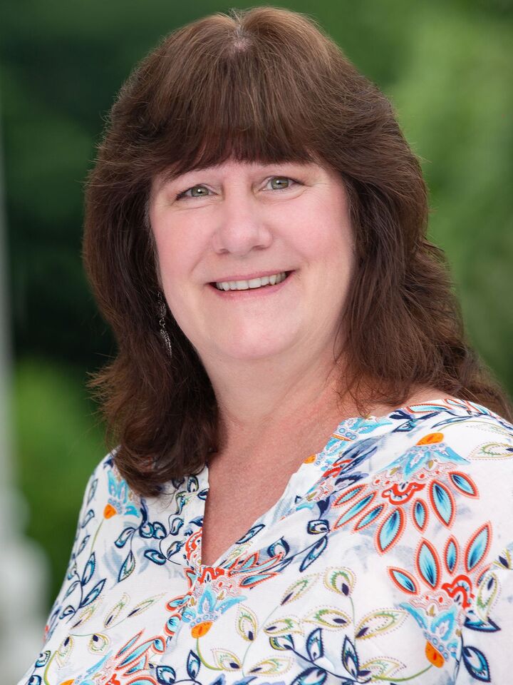 Lisa Bobko, Real Estate Salesperson in Millbrook, Country Living