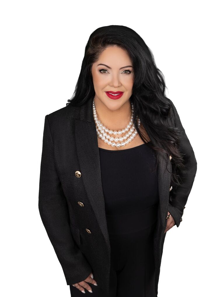 Nicole Esteban, Real Estate Salesperson in Canyon Lake, Associated Brokers Realty