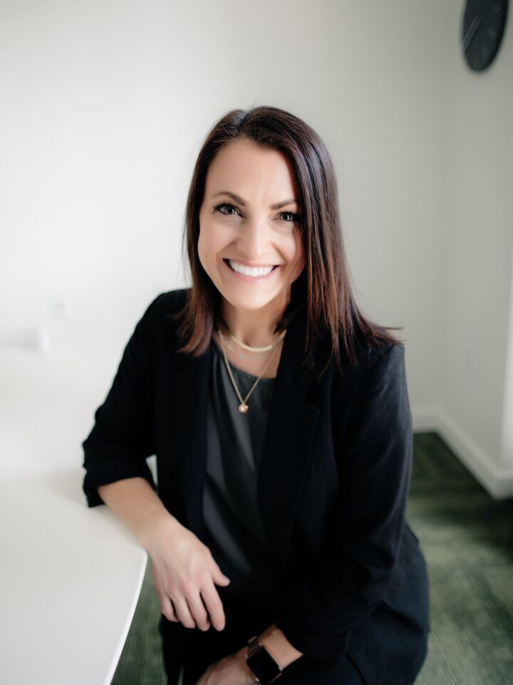 Kelly Murray, Real Estate Broker in Bloomington, Scheetz