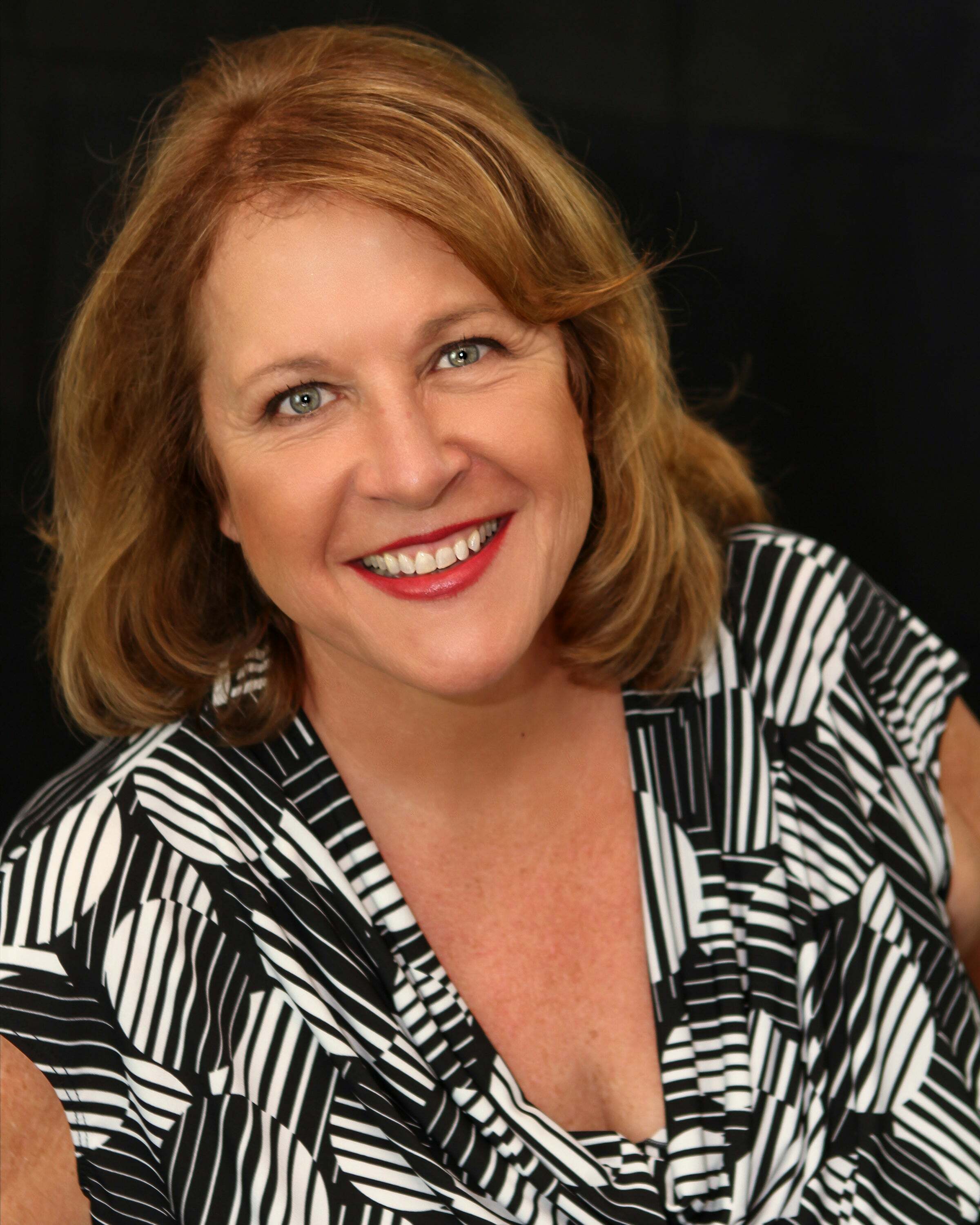 Jenae Medford, Real Estate Salesperson in Fair Oaks, Reliance Partners