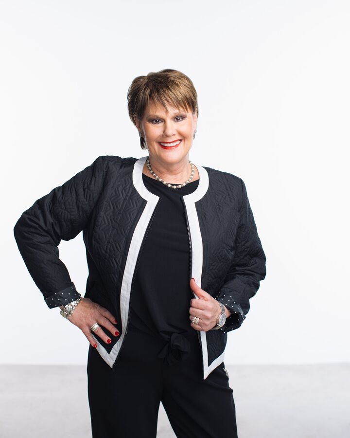 Julie Erickson, Real Estate Salesperson in Omaha, The Good Life Group