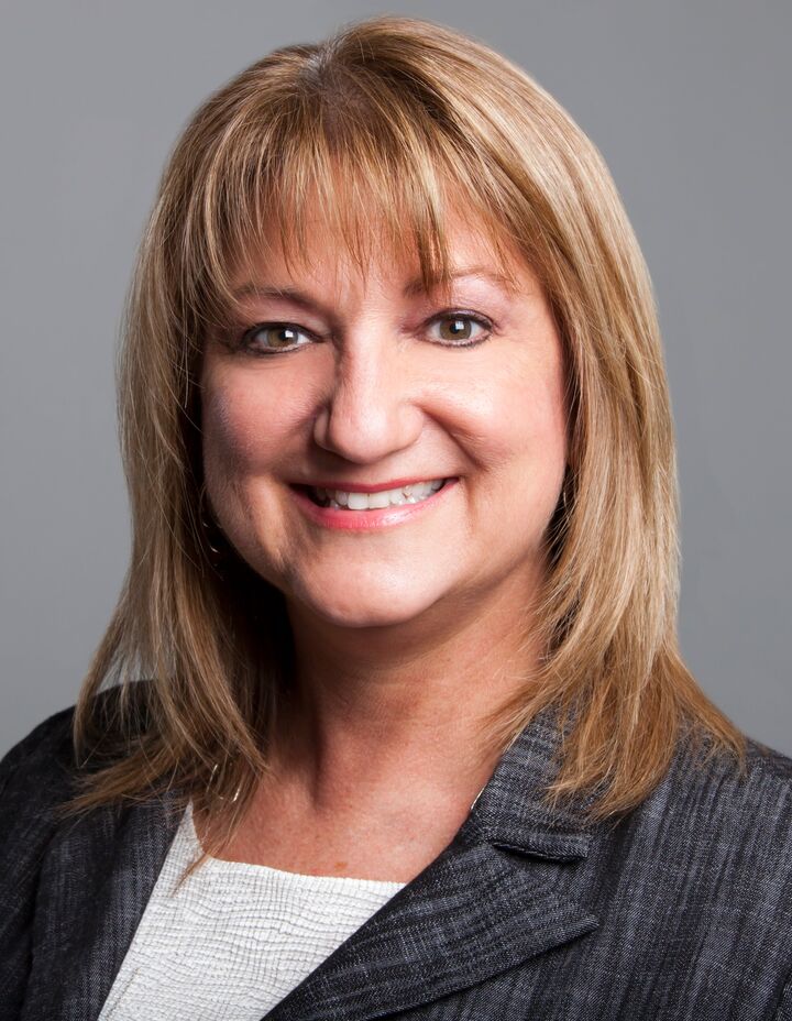 Sandra Mumaw, Real Estate Salesperson in Topeka, American Home