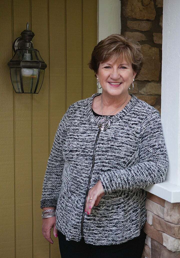 Debbie Mapes, Associate Real Estate Broker in Carmel, Scheetz