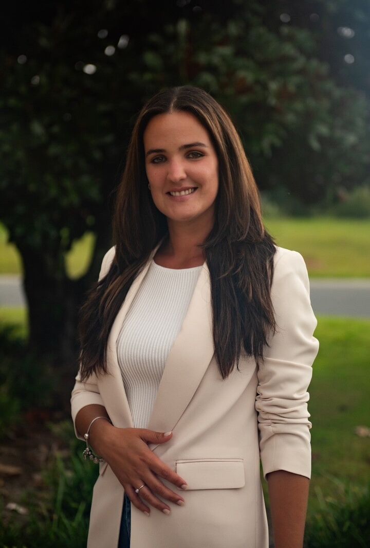 Julia Lopez Hernandez, Real Estate Salesperson in Dunnellon, Riverland Realty