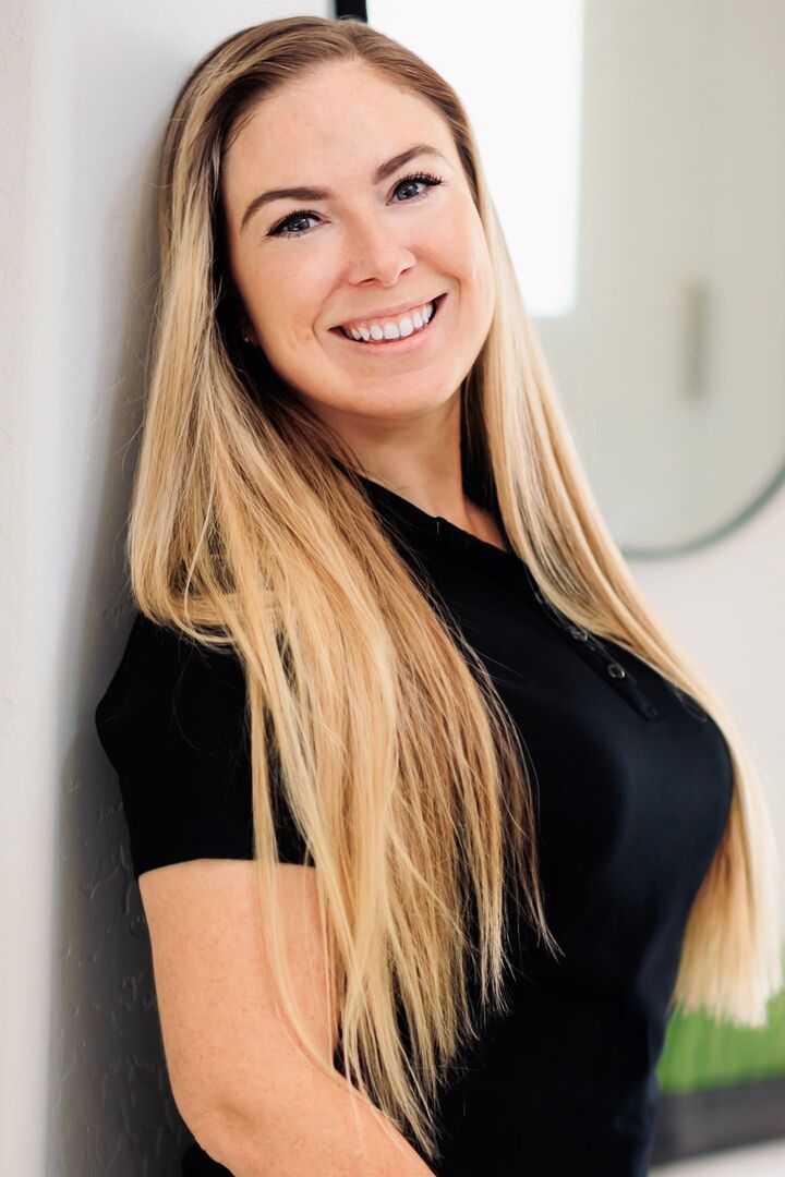 Brittney Hutchins, Sales Associate in Goodyear, Arizona