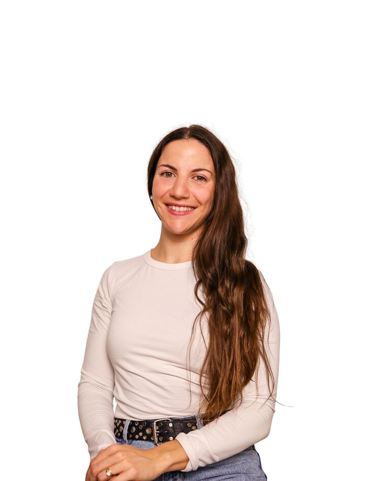 Camila Retnauer, Real Estate Salesperson in Lindenhurst, AA Realty