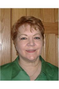 Laurel Maki, Associate Real Estate Broker in Houghton, Affiliated